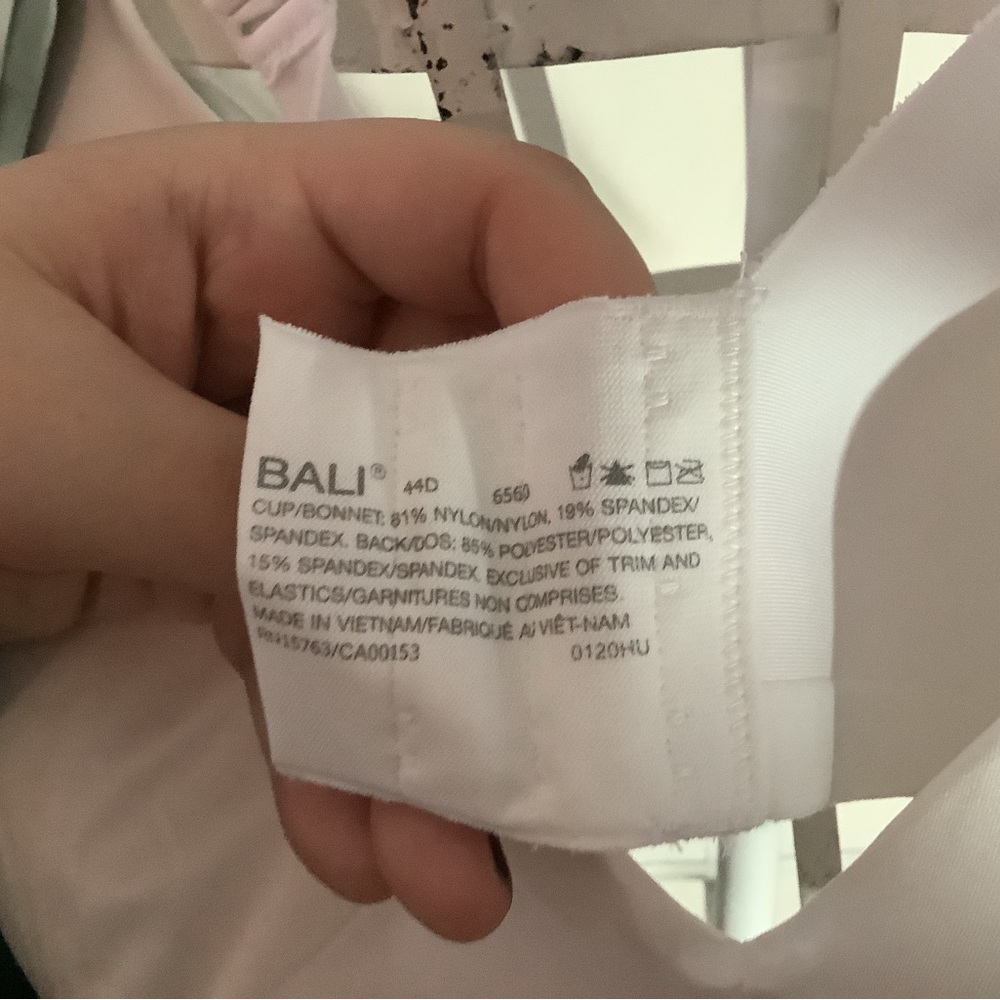 White Perfectly Smooth Bali Bra size 44D - Picture 6 of 6